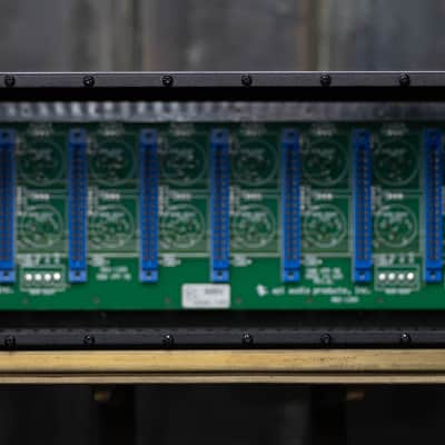 API 500VPR 10-Slot 500 Series Rack with L200 PSU 2019 - Present - Black image 2