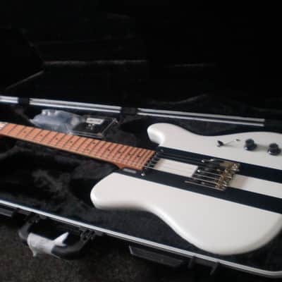 Tausch Guitars 665 `Black Stripes ́ image 3