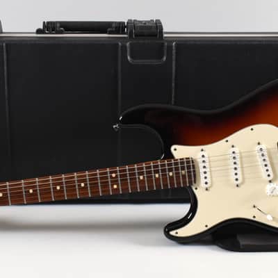 Fender American Standard Stratocaster Left Handed (2011) - 3-Tone Sunburst image 4