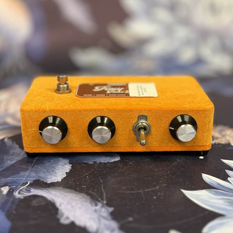 Warm Audio Foxy Tone Box