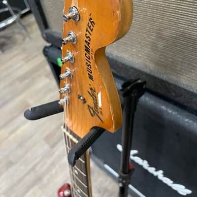 Fender Musicmaster with Rosewood Fretboard 1978 - Red image 5
