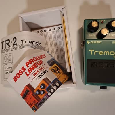 Boss TR-2 Tremolo (Silver Label) 1997 - Present - Green image 3