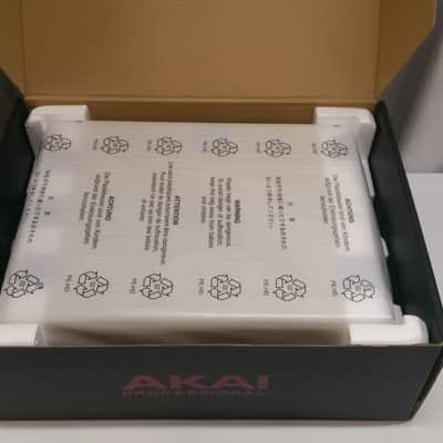 Akai BT500 Belt-Drive Bluetooth Turntable image 19