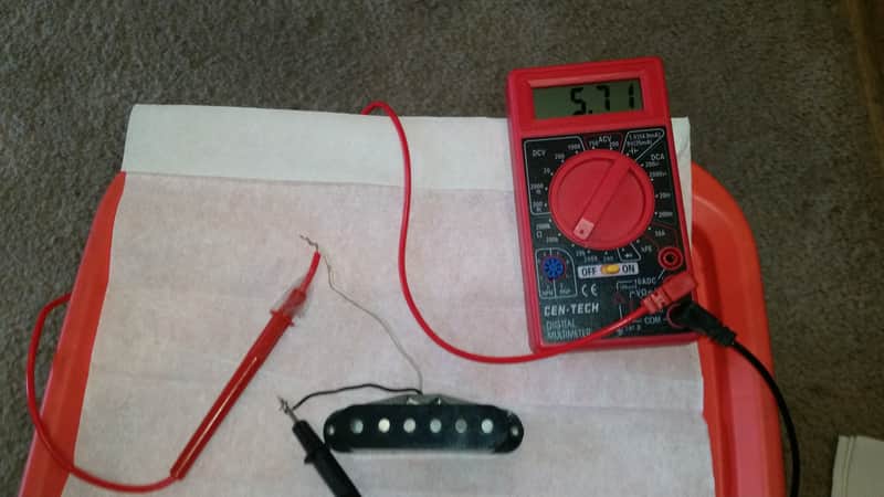 FENDER STRATOCASTER PICKUP 1979 Grey Bottom, meter reads 5.71 image 1