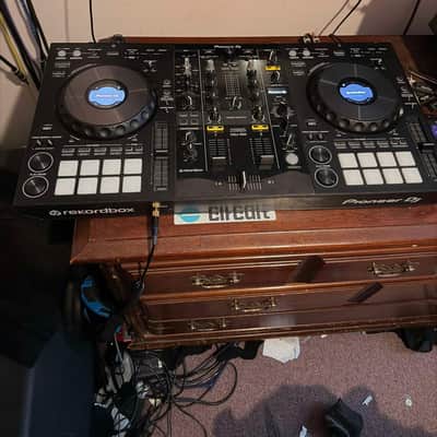 Pioneer DDJ-800 2-Channel Rekordbox DJ Controller 2019 - Present - Black image 2