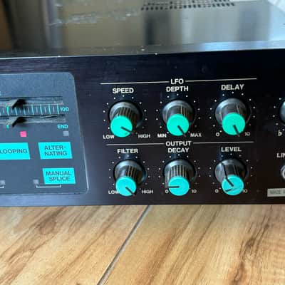 Akai S612 MIDI Digital Sampler 1985 - Black image 4