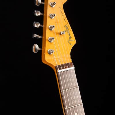 Fender Limited Edition Vintera II Road Worn '60s Stratocaster Sonic Blue image 7