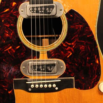 1959 Martin D 28 E natural with a non original hardshell case image 3