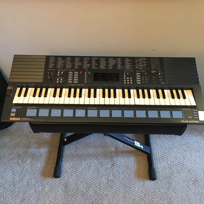 Yamaha Portasound PSS-680 MusicStation Vintage FM Synthesizer