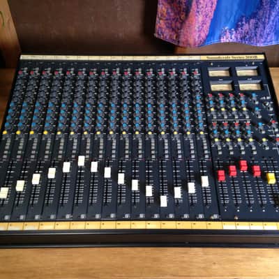 Soundcraft Series 200B 16-Channel 4-Bus Mixing Console | Reverb