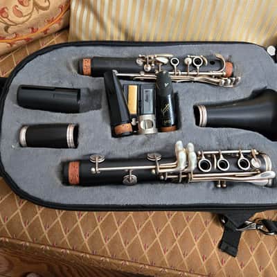 Buffet Crampon E12 Intermediate Bb Clarinet 2010s - Black image 3