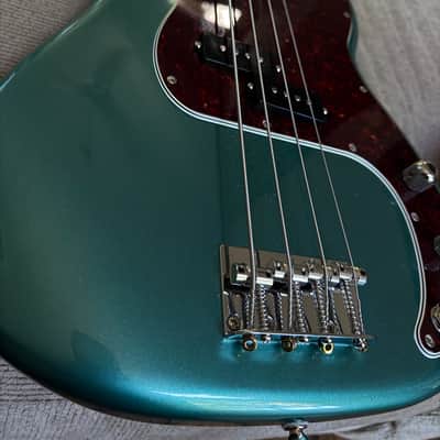 Fender American Professional Classic Precision Bass 2025 - Present - Faded Sherwood Green Metallic image 2