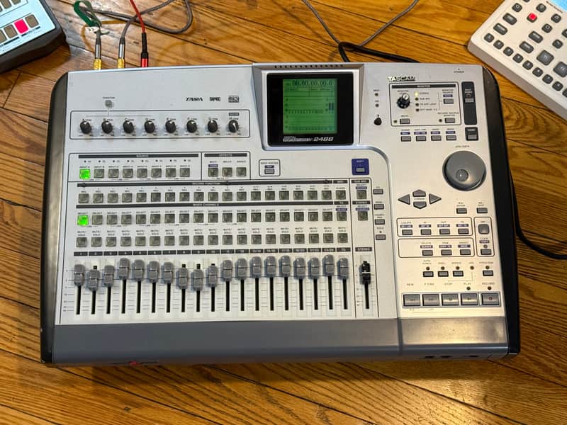 トラックレコーダー TASCAM 2488neo（バッグ付） 2488neo | 24-track, 24-bit Recording Workstation | TASCAM - United