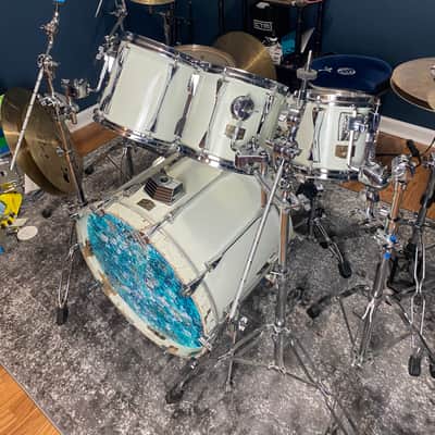 Tama Artstar II drum set in Piano White Lacquer finish - 8”, 10”, 12”, 14”, 22” image 4