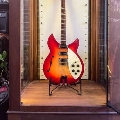 Pete Townshend Rickenbacker 1993Plus 12-string image 1