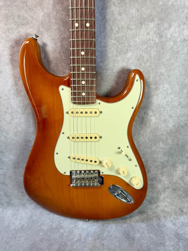 Fender American Performer Stratocaster with Rosewood Fretboard 2021 - Honeyburst