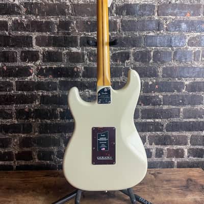 2022 Fender American Professional II Stratocaster with Maple Fretboard - Olympic White (USED) image 4