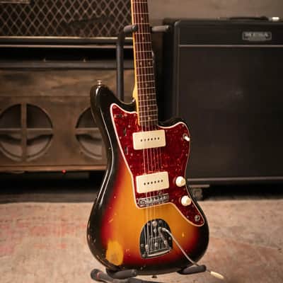 Fender Vintage 1962 Jazzmaster Electric Guitar - 3-Tone Sunburst with Hardshell Case - Used image 21