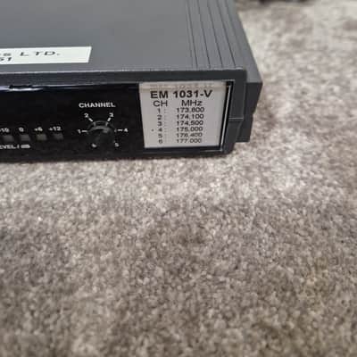 Sennheiser EM1031-V True Diversity Receiver - Professional Audio, True Diversity Technology - Excellent w/ Power Supply & Hard Case & Sennheiser Mic Transmitter image 7