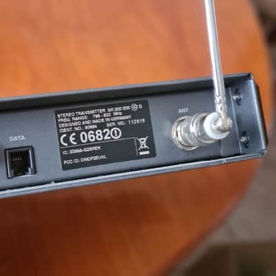 Sennheiser Sennheiser SR300 IEM G2 D (786–822 MHz) + EW300 IEM G2 Bodypack Receiver | Rack Mount | Professional Set image 13