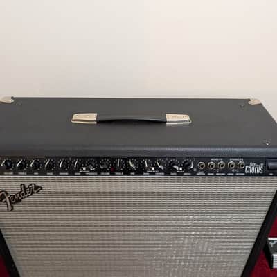 Fender Ultimate Chorus 2-Channel 2 x 65-Watt 2x12" Stereo Solid State Guitar Combo Amplifier Amp 1995 - 2001 - Black w/ Footswitch image 4