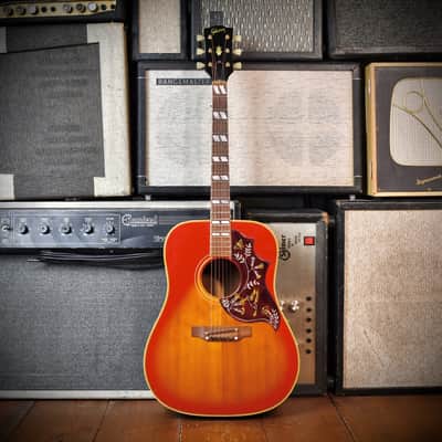 Gibson Hummingbird Cherry Sunburst 1968 image 2