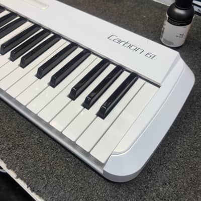 (Pre-Loved) Samson Carbon 61 Keyboard controller (midi/usb)