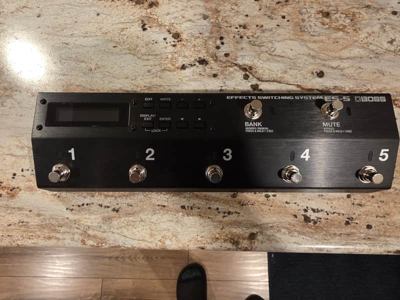 Boss ES-5 Effects Switching System