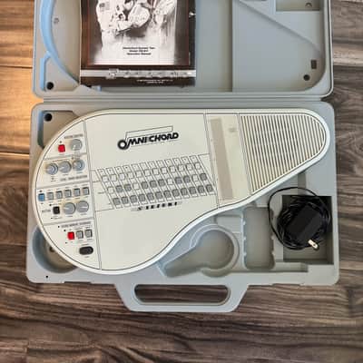 Suzuki OM-84 System Two Omnichord 1984 - Ivory image 1