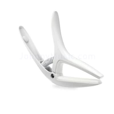Immagine Axis Dual Radius Capo White, Alumn-Ergo-Precision - 6/7-Strg Dual Curved/Flat FB Fits Folk, Electric, Classical Guitars Compatible - 3