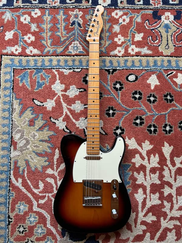 Fender Player Plus Telecaster with Maple Fretboard, 3-Color Sunburst, Lollar & Murray Pickups, Deluxe Molded Case