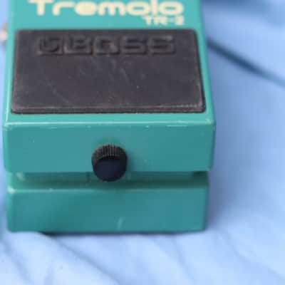 Boss tr-2 tremolo pedal image 3