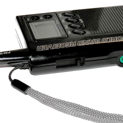 Grundig Mini 300 World Band Receiver AM / FM / SW Shortwave Digital Tuner Clock Pocket Radio Black image 4