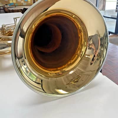 New Alexander model 164 "Kaisertuba" BBb Tuba in Gold Brass,4 valves, Lacquered,Nickel-Silver Garland; with Care Kit image 6