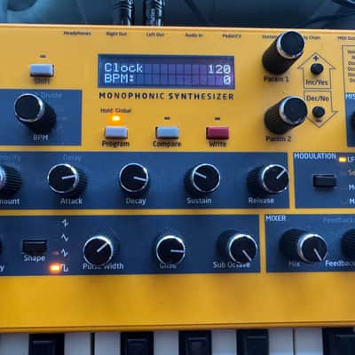 Dave Smith Instruments Mopho 32-Key Monophonic Synthesizer 2011 - 2016 - Yellow with Wood Sides image 4