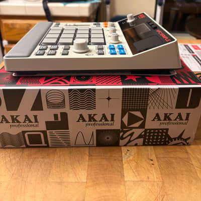 Akai MPC Sample 2025 - present - Gray - MINT image 5
