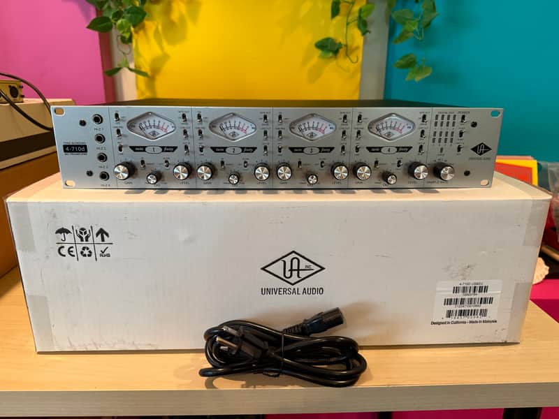 Universal Audio 4-710d 4-Channel Microphone Preamp