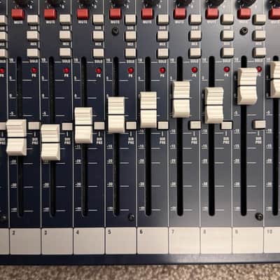 Soundcraft FX16ii 16-Channel Mixer with Lexicon Effects Processor 2010s - Blue image 6