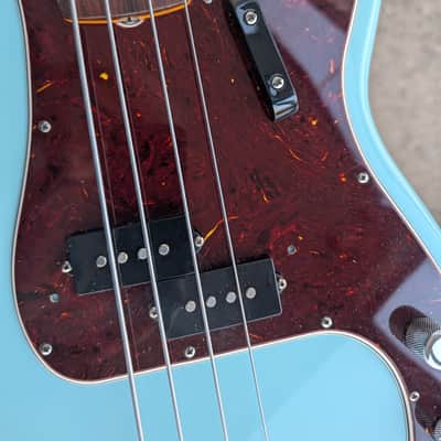 Fender AVRI 1960 P-Bass - Daphne Blue image 13