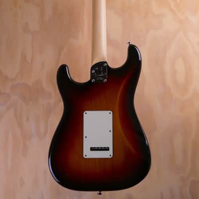 Fender American Elite Stratocaster Electric Guitar in 3-Colour Sunburst image 4
