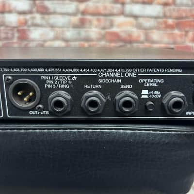 dbx 1066 image 11