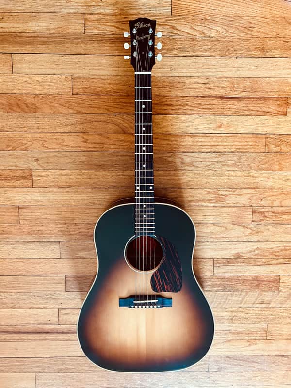 Gibson J-45 True Vintage
