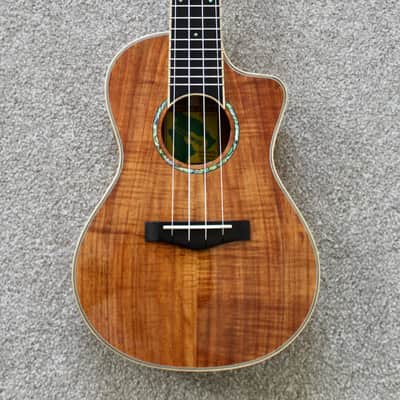 Big Island Ukulele Company K5A-CTU Artist Series 5A Curly Koa Concert Ukulele W / Carrying Case image 3
