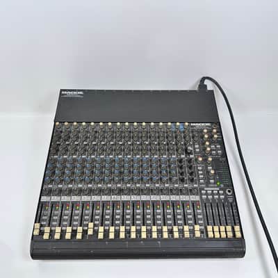 Mackie 1604-VLZ Pro 16-channel Mic/Line Mixer with Premium XDR Mic Preamplifiers image 2