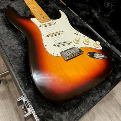Fender American Standard Stratocaster with Maple Fretboard 1986 - 1993 - Brown Sunburst image 2