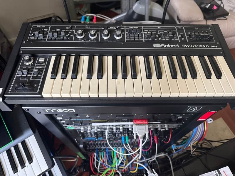 Roland SH-2 37-Key Synthesizer 1979 - 1982 - Black image 1
