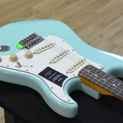 Fender Vintera II '70s Stratocaster Surf Green Electric Guitar & Deluxe Gig Bag image 8