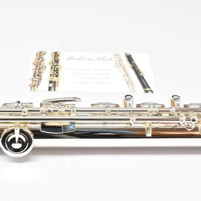 Mint Pearl 795 Elegante Semi-Pro Open Hole Flute Inline G & B Foot Sterling (MSRP $4069.99) image 14