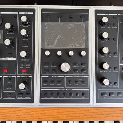 Moog One 16-Voice: NOS, Boxed image 3
