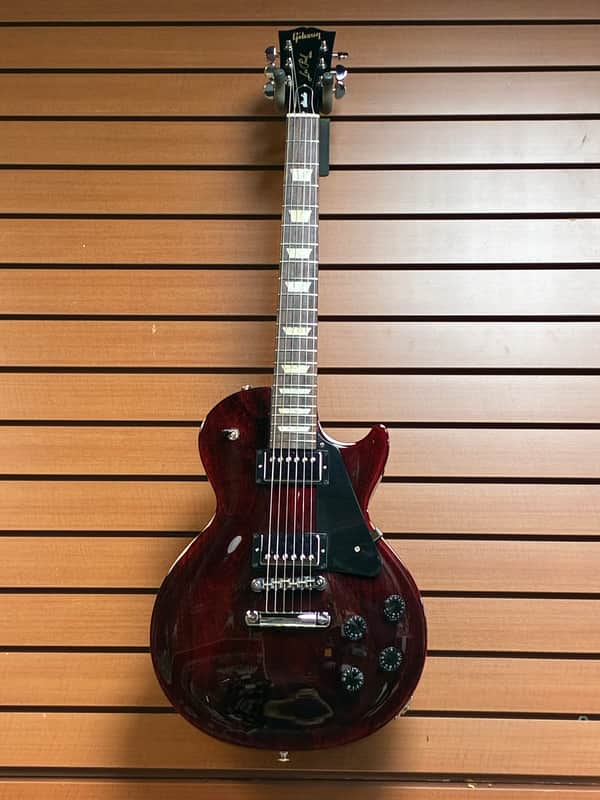 Gibson Les Paul Studio in Wine Red 2022 w/Padded Bag image 1